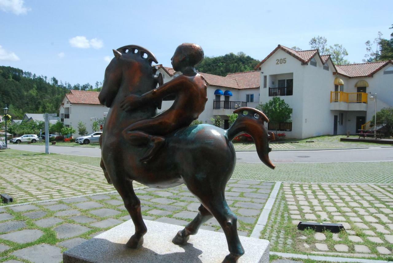 Meta Pension, Damyang Buitenkant foto